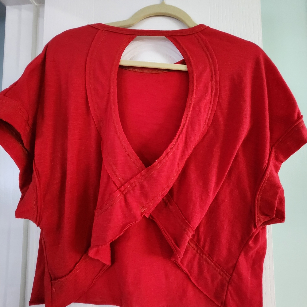 SHEIN Red Short Sleeve Tee